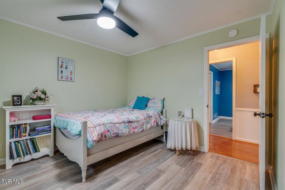 Photo #32: 417 Oakmont Drive