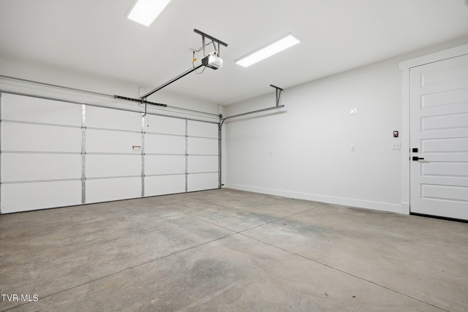 Photo #41: 1846 Top Sail Court