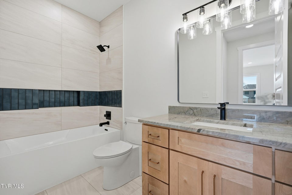 Photo #36: 1846 Top Sail Court