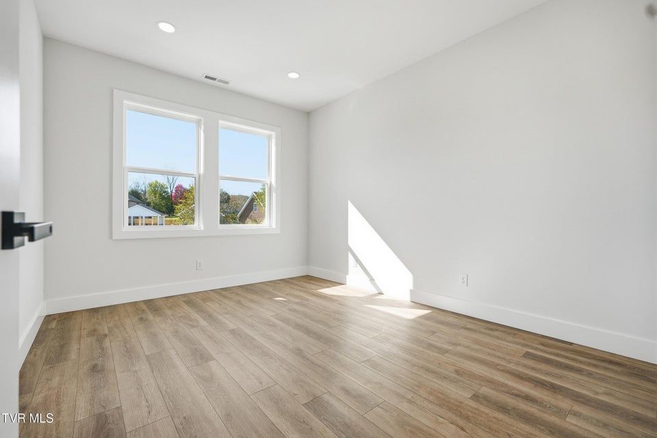 Photo #37: 1846 Top Sail Court