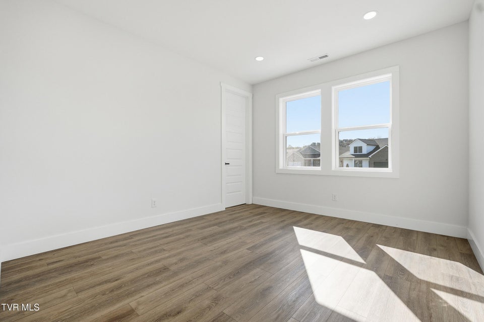 Photo #32: 1846 Top Sail Court