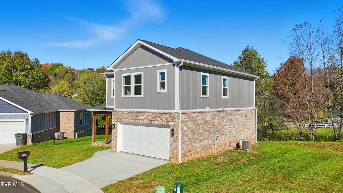 Photo #40: 1846 Top Sail Court