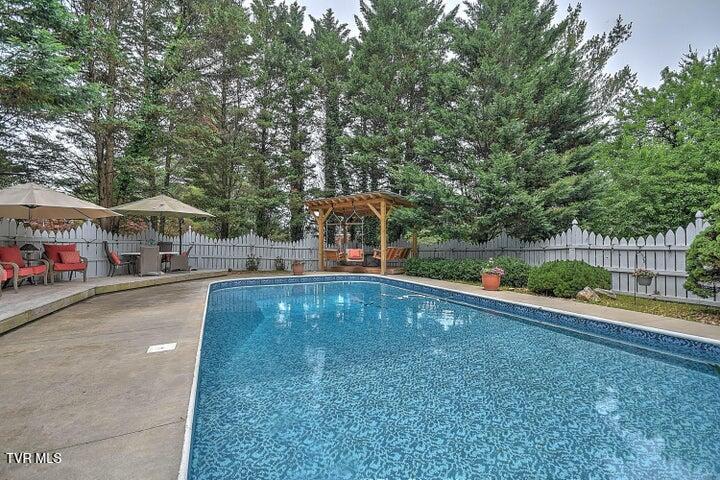 Photo #42: 1000 Rotherwood Drive