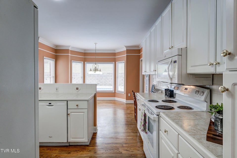 Photo #16: 2824 Berkshire Lane