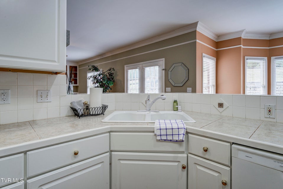 Photo #20: 2824 Berkshire Lane