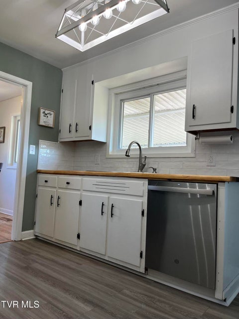 Photo #7: 2713 Highway 81 