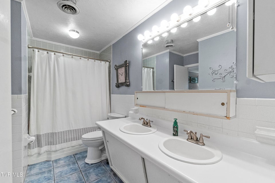 Photo #25: 1814 Brentwood Drive