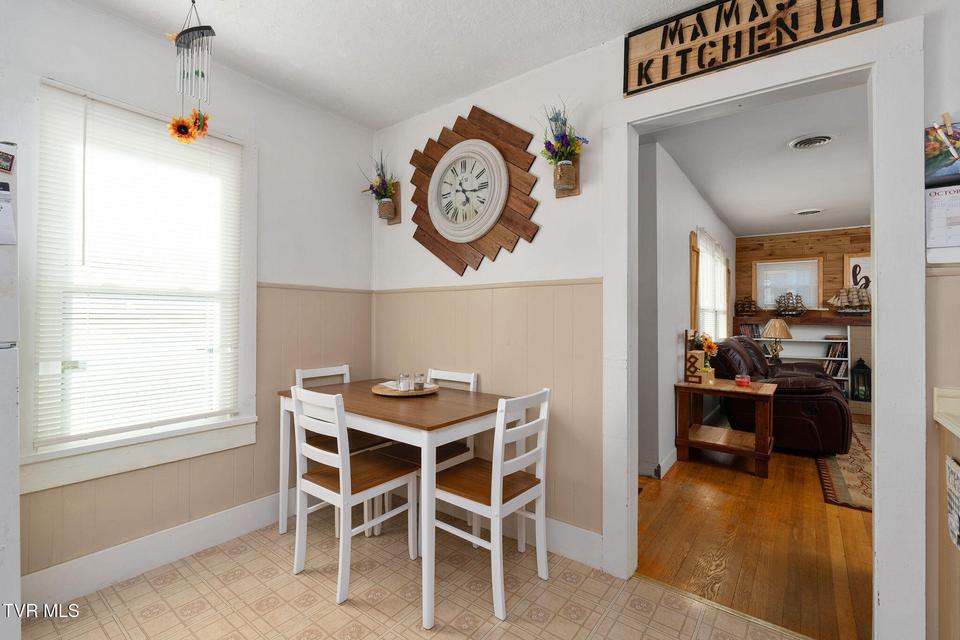 Photo #10: 811 Crescent Street