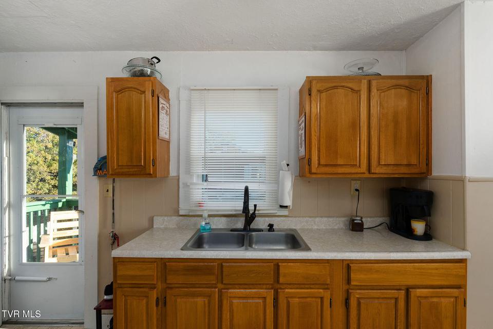 Photo #14: 811 Crescent Street