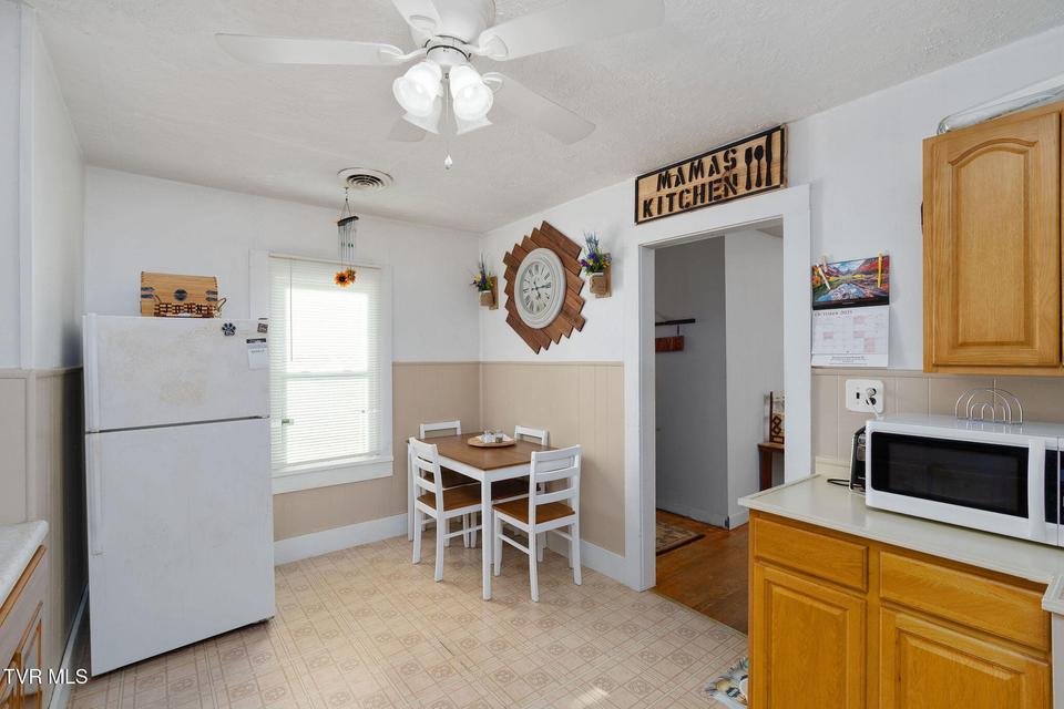 Photo #16: 811 Crescent Street