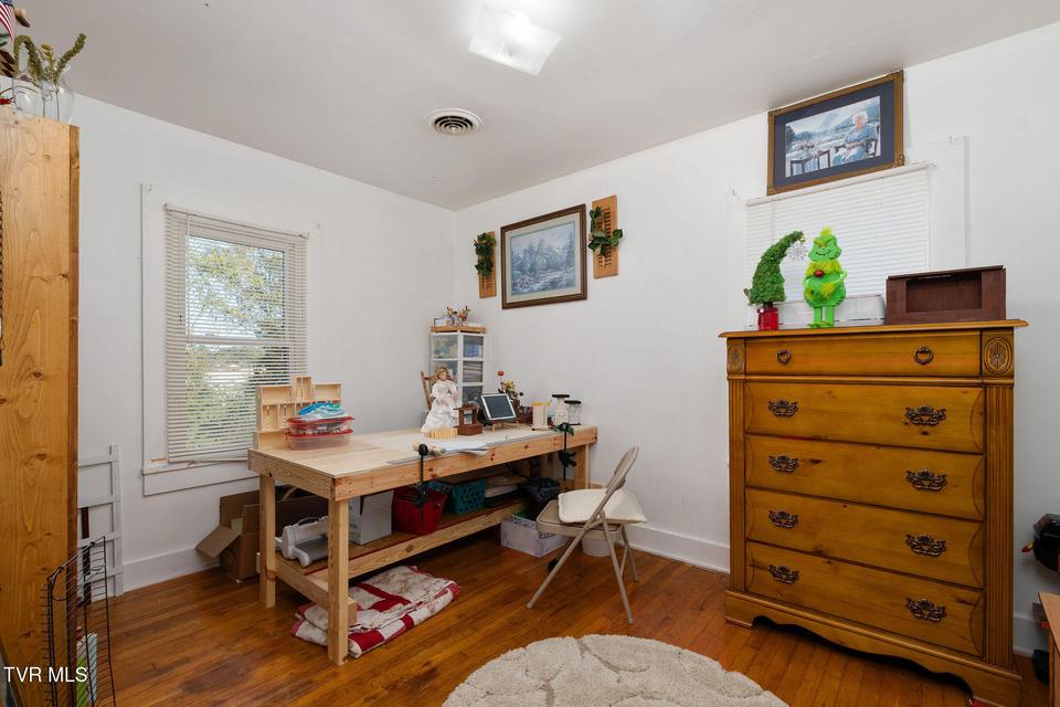 Photo #17: 811 Crescent Street