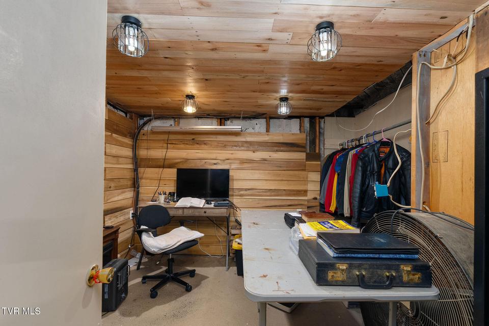 Photo #21: 811 Crescent Street