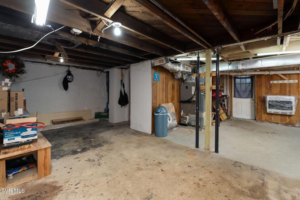 Photo #25: 811 Crescent Street