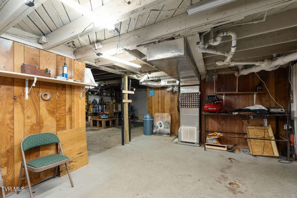 Photo #27: 811 Crescent Street