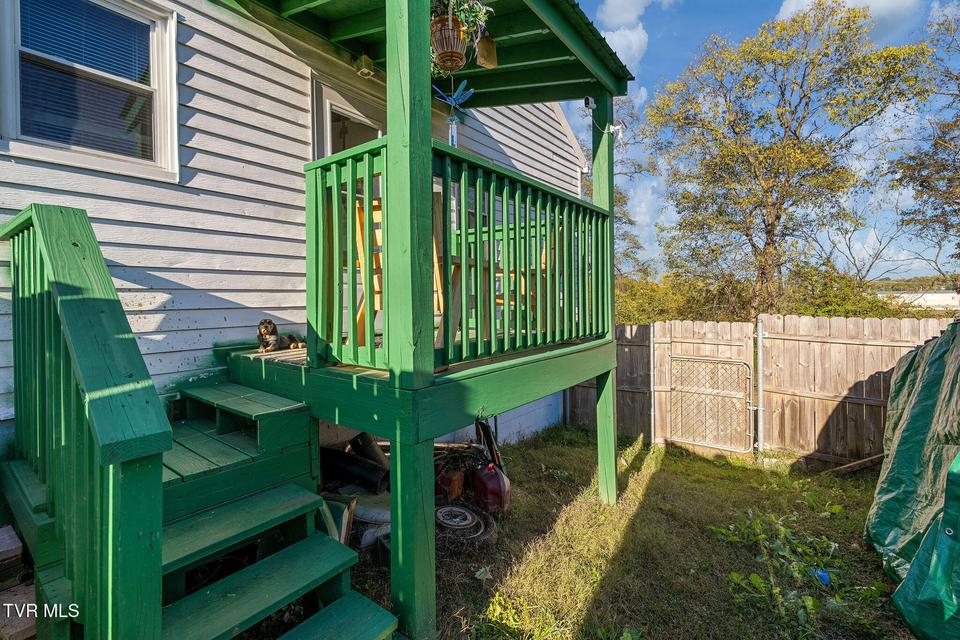 Photo #30: 811 Crescent Street