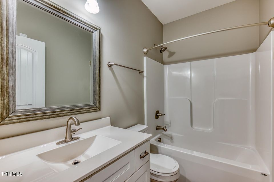 Photo #27: 168 County Farm Road