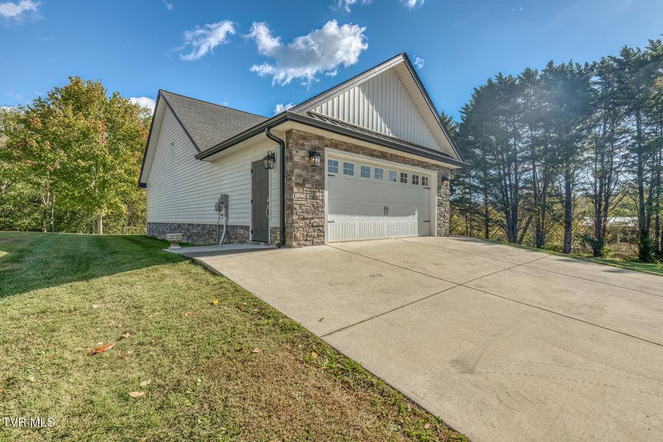 Photo #43: 168 County Farm Road