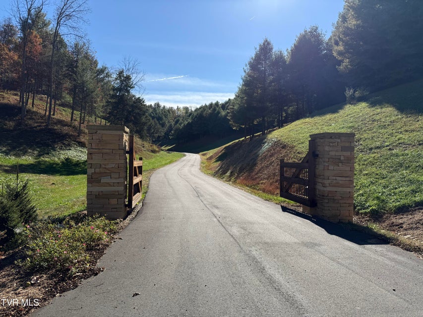 Photo #2: #26 Vineyard Valley Trail