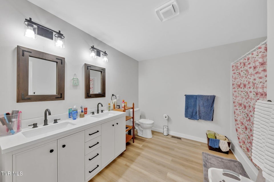 Photo #26: 4011 Neighborly Way