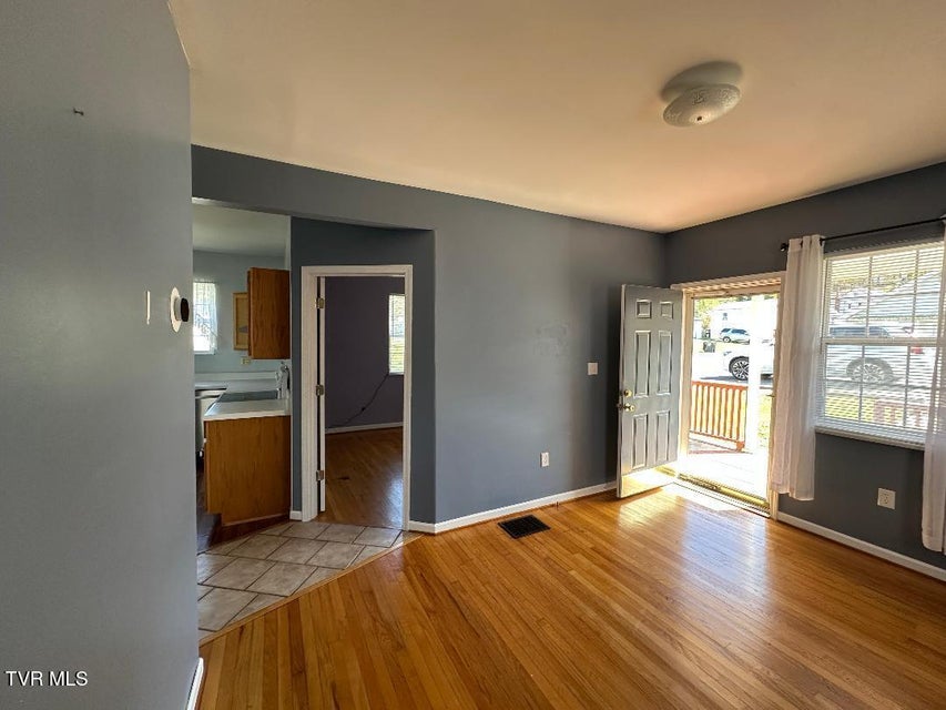 Photo #5: 1901 Anderson Street