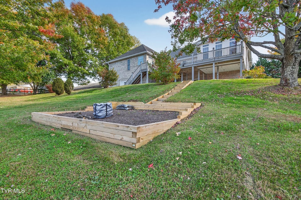 Photo #16: 625 Locust Street