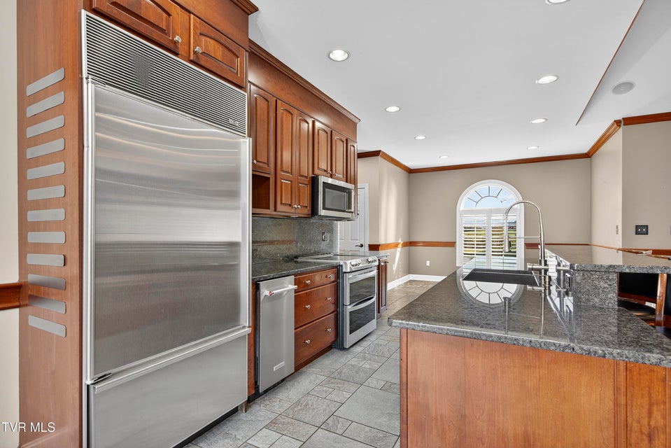 Photo #32: 625 Locust Street