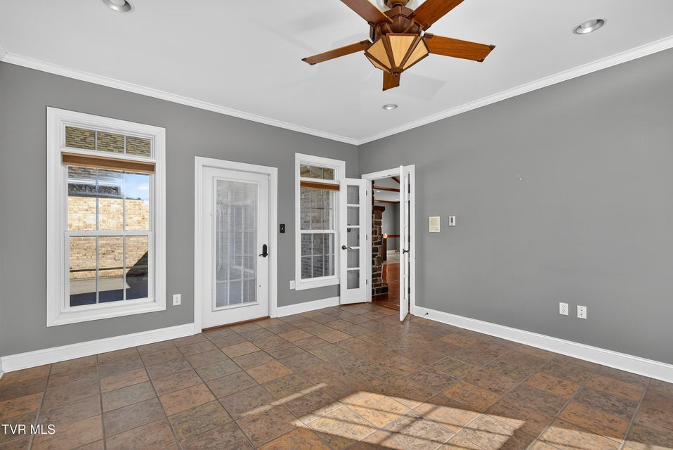 Photo #36: 625 Locust Street