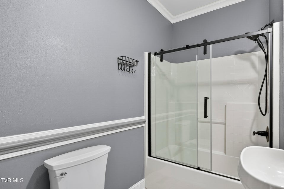 Photo #39: 625 Locust Street