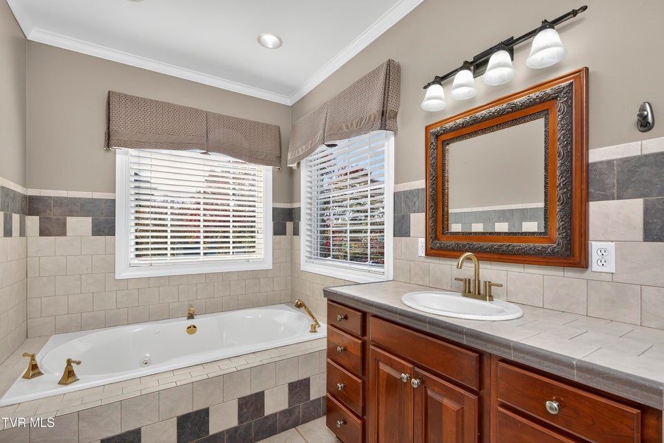 Photo #50: 625 Locust Street