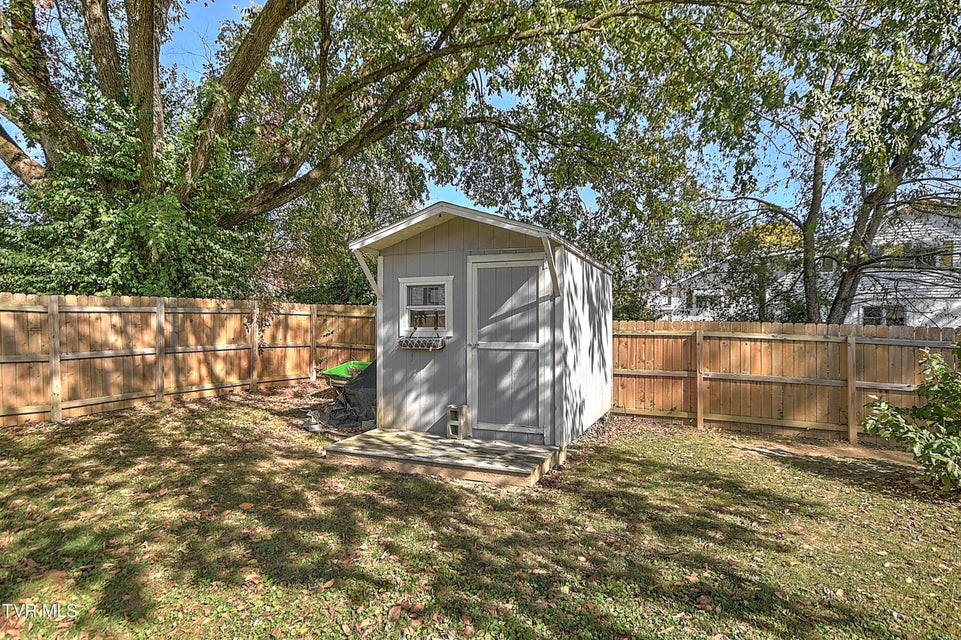 Photo #26: 722 Watauga Avenue