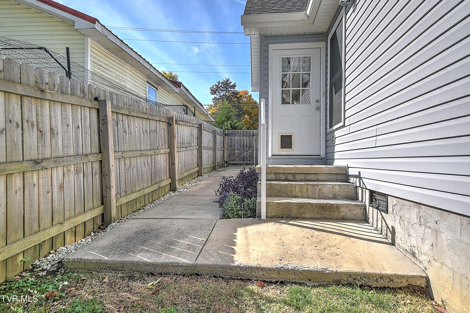 Photo #23: 722 Watauga Avenue