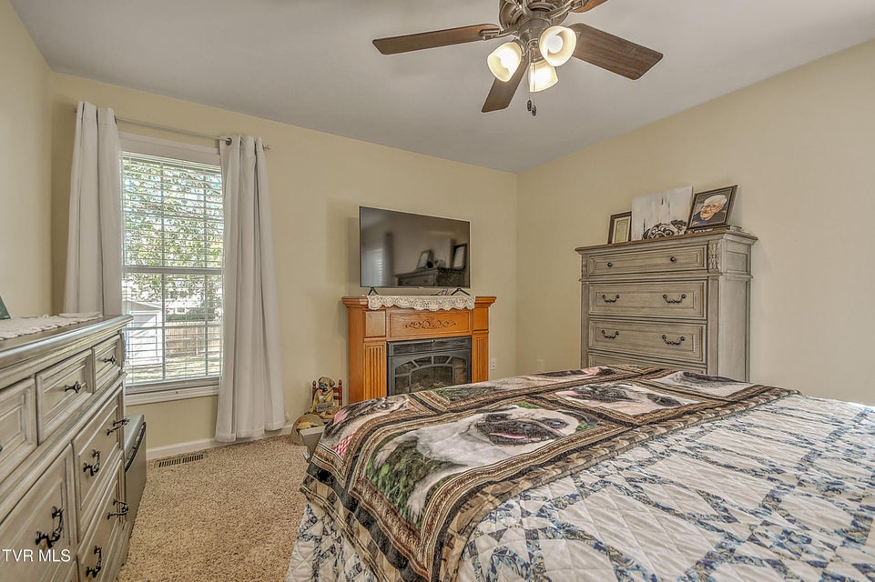 Photo #18: 722 Watauga Avenue