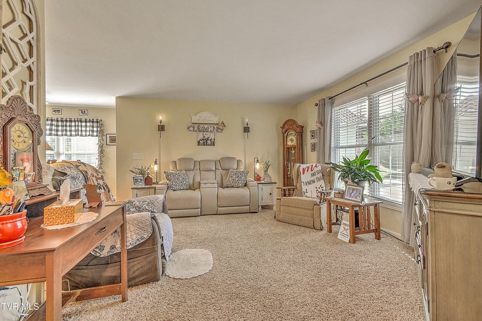 Photo #2: 722 Watauga Avenue