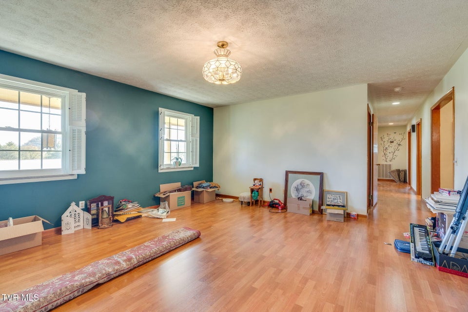 Photo #5: 402 Cherokee Lane