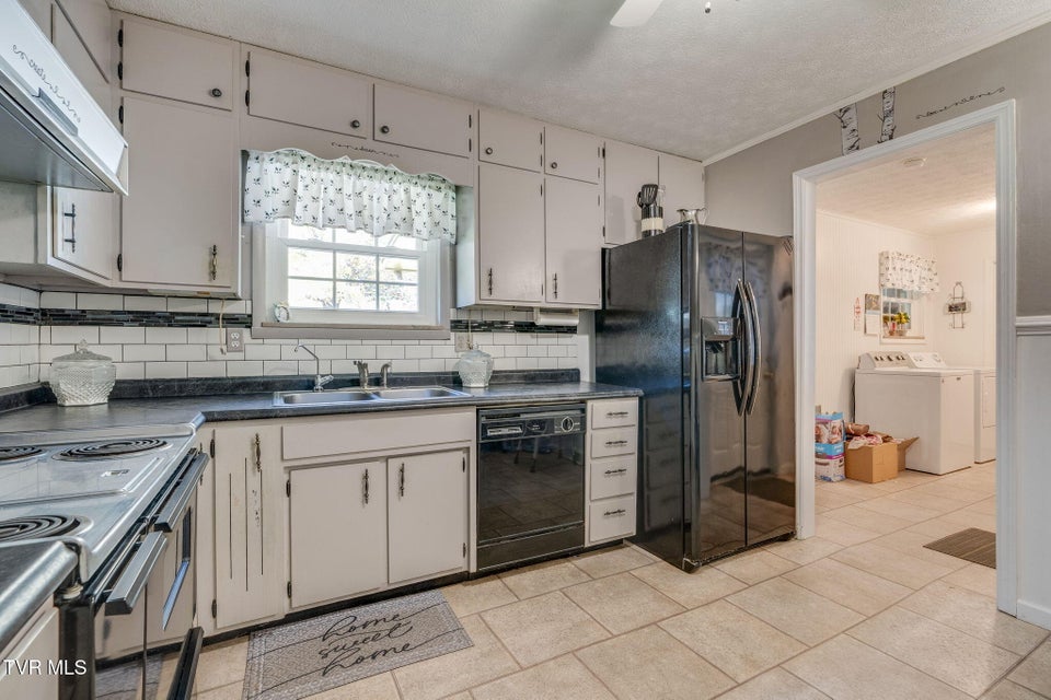 Photo #9: 402 Cherokee Lane