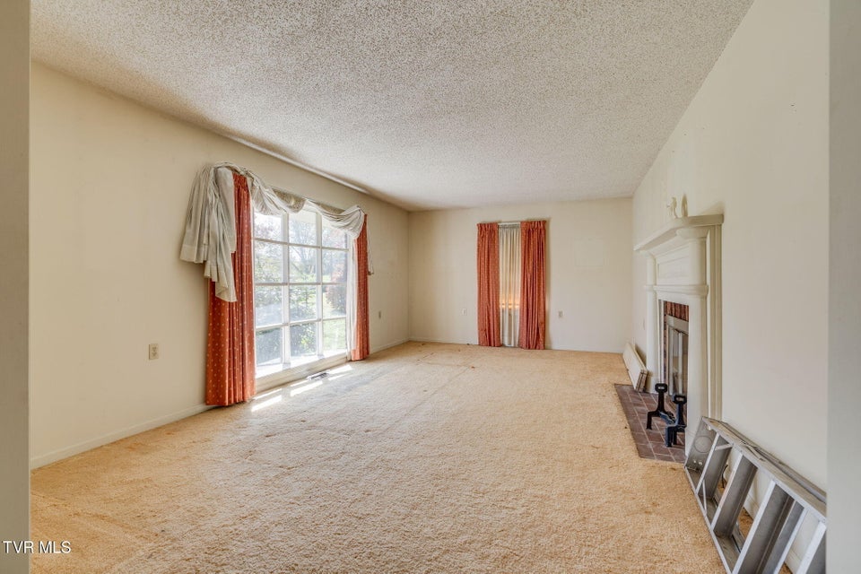 Photo #5: 2109 Main Street