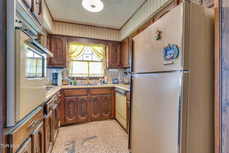 Photo #12: 2109 Main Street