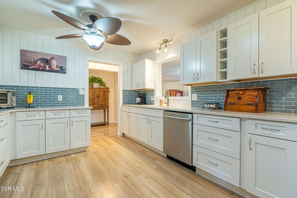 Photo #25: 7282 Southern View Road