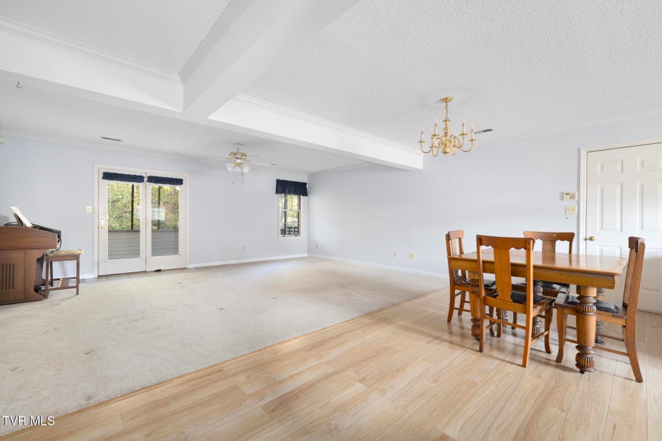 Photo #5: 1725 Lakeview Drive