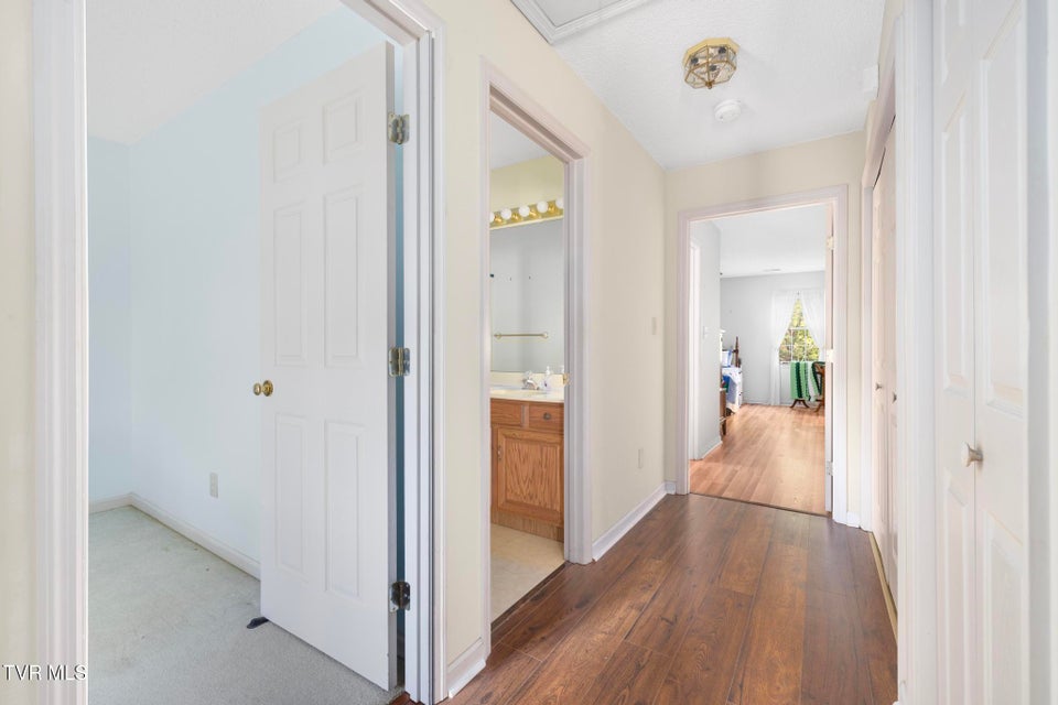 Photo #15: 1725 Lakeview Drive