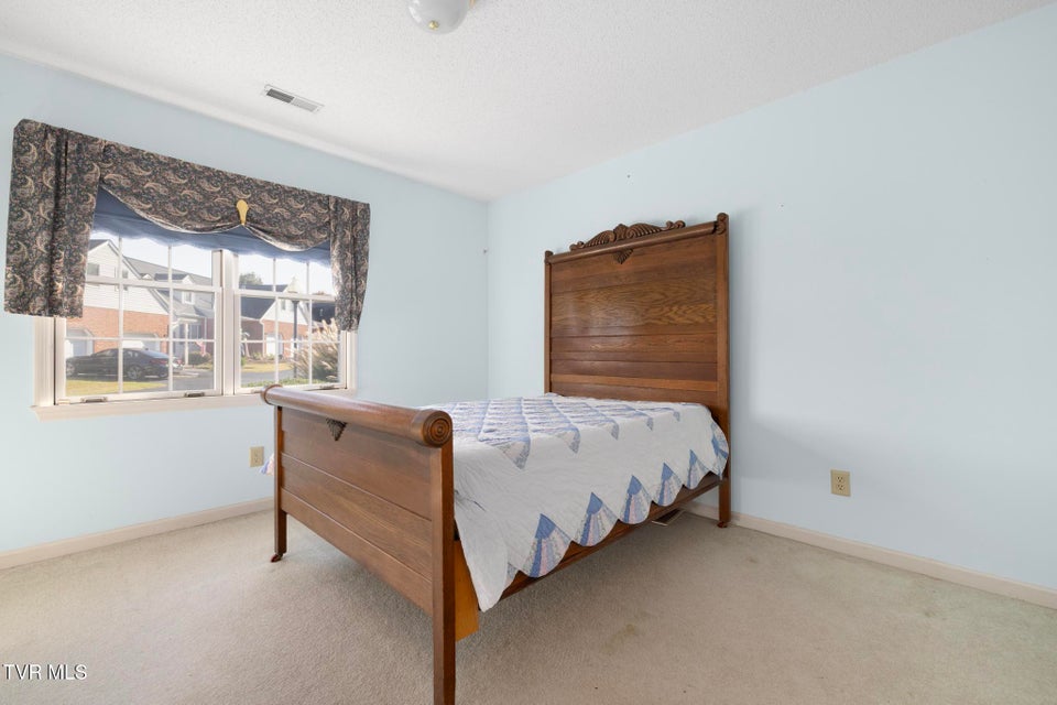 Photo #16: 1725 Lakeview Drive