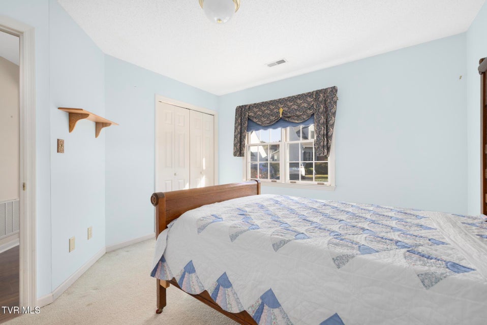 Photo #17: 1725 Lakeview Drive