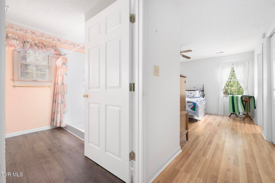 Photo #19: 1725 Lakeview Drive