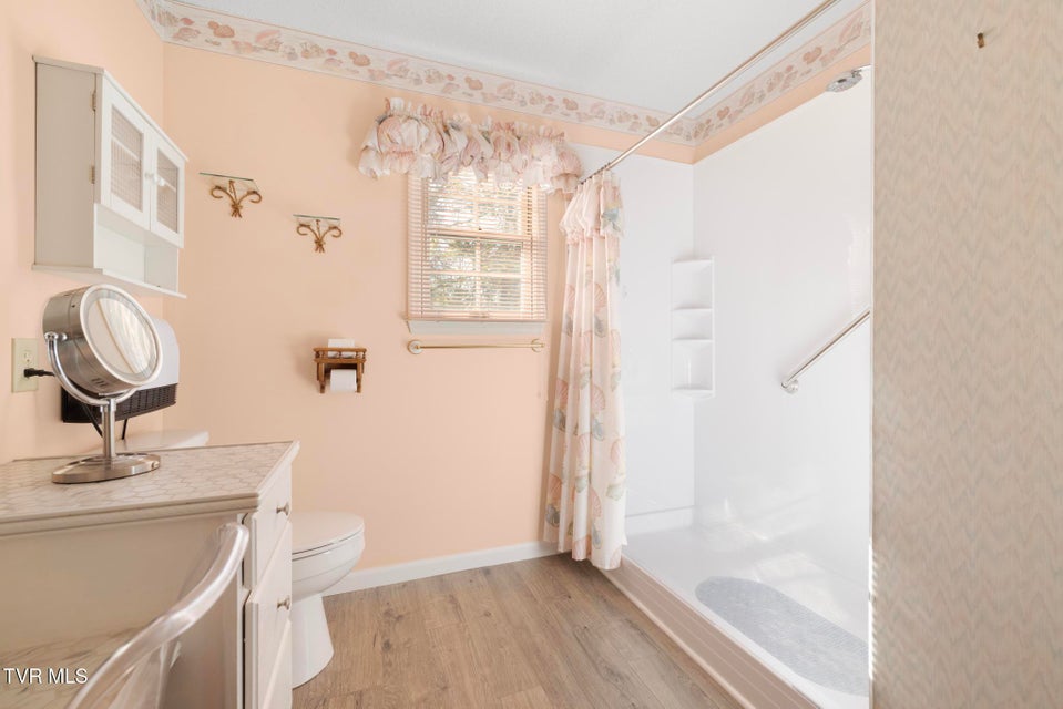 Photo #21: 1725 Lakeview Drive