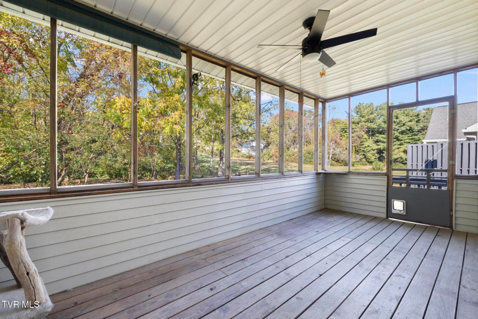 Photo #26: 1725 Lakeview Drive