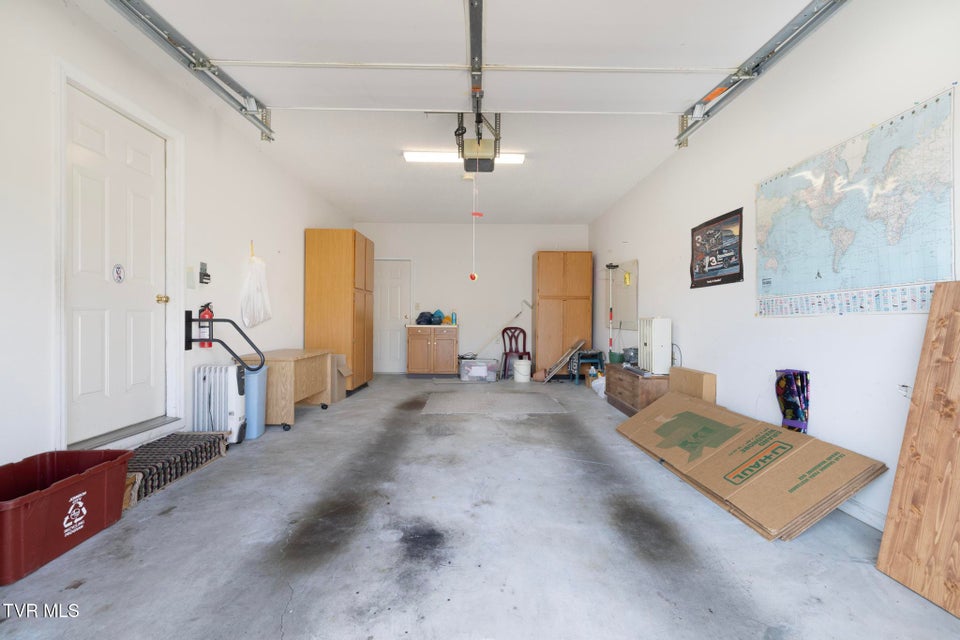 Photo #28: 1725 Lakeview Drive