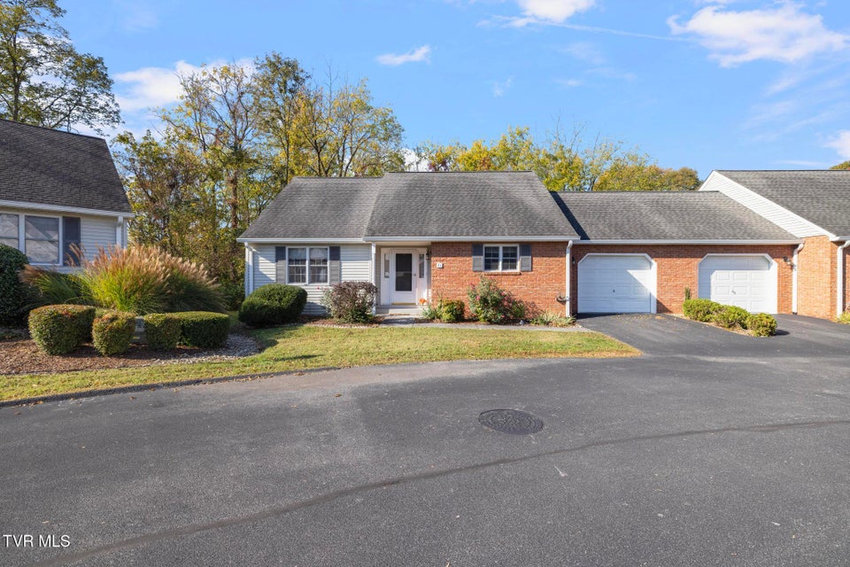 Photo #30: 1725 Lakeview Drive