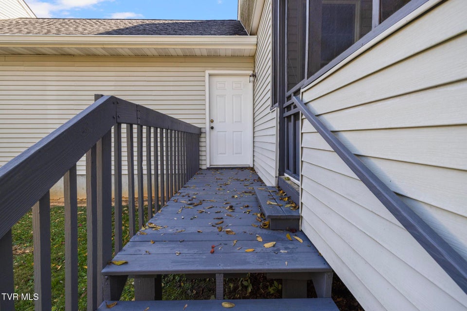 Photo #35: 1725 Lakeview Drive