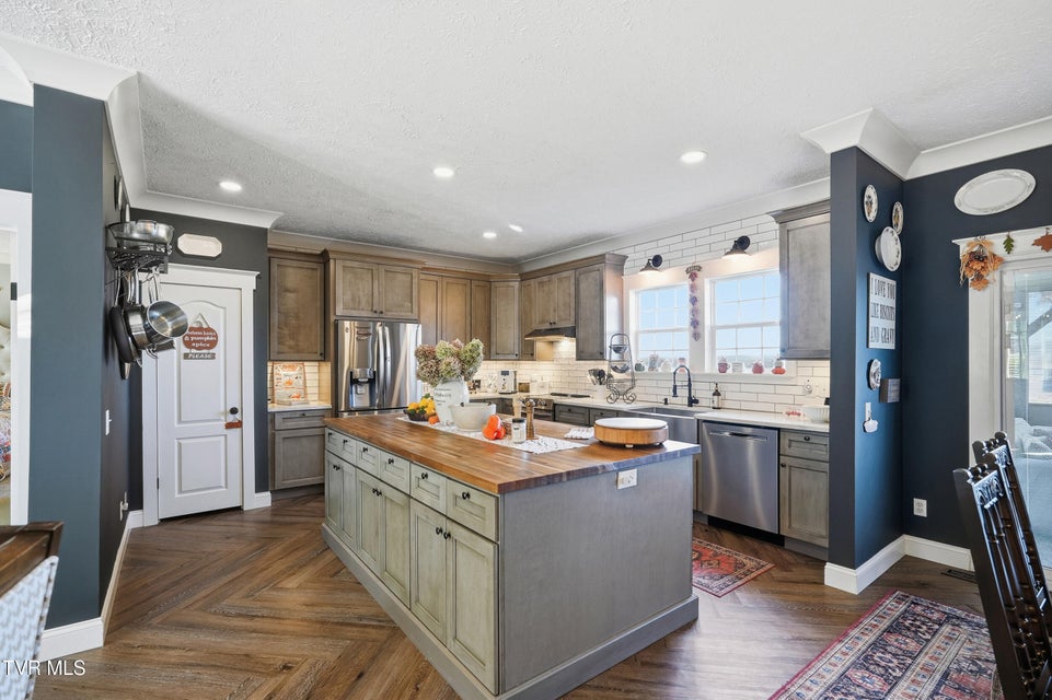 Photo #8: 4886 Eagle Pointe Drive