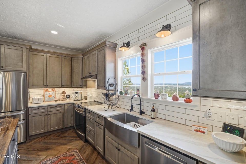 Photo #11: 4886 Eagle Pointe Drive